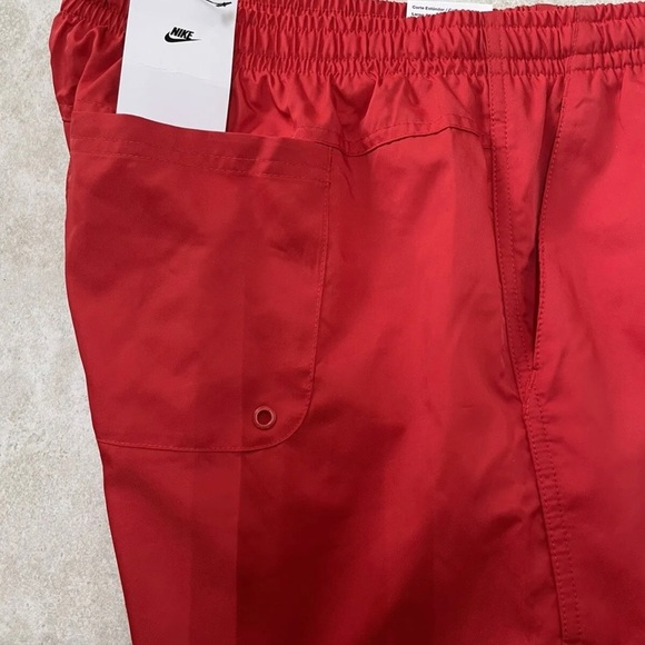 Nike Sportswear Woven Flow Shorts Men's Red new with tags DR5678-657 - Picture 3 of 3